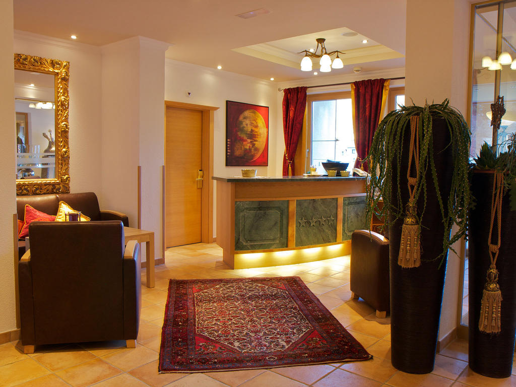 Garni Angela 4*
